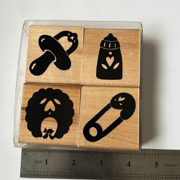 Baby’s Layette S216 stamp set - Picture 2 of 4